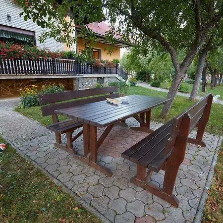 Apartma Steles Apartment Loz